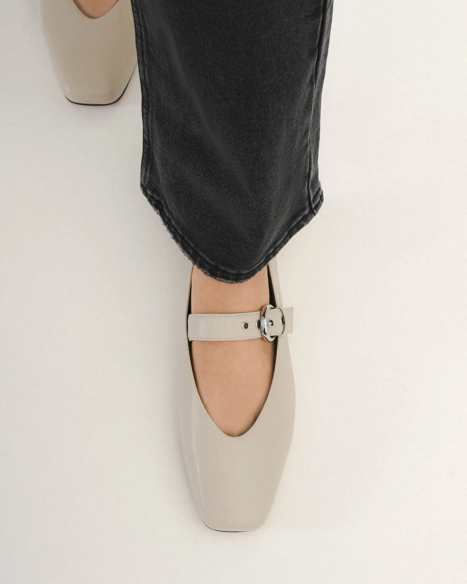 ANNABELLE BALLERINES DÉCONTRACTÉES EN CUIR BONE