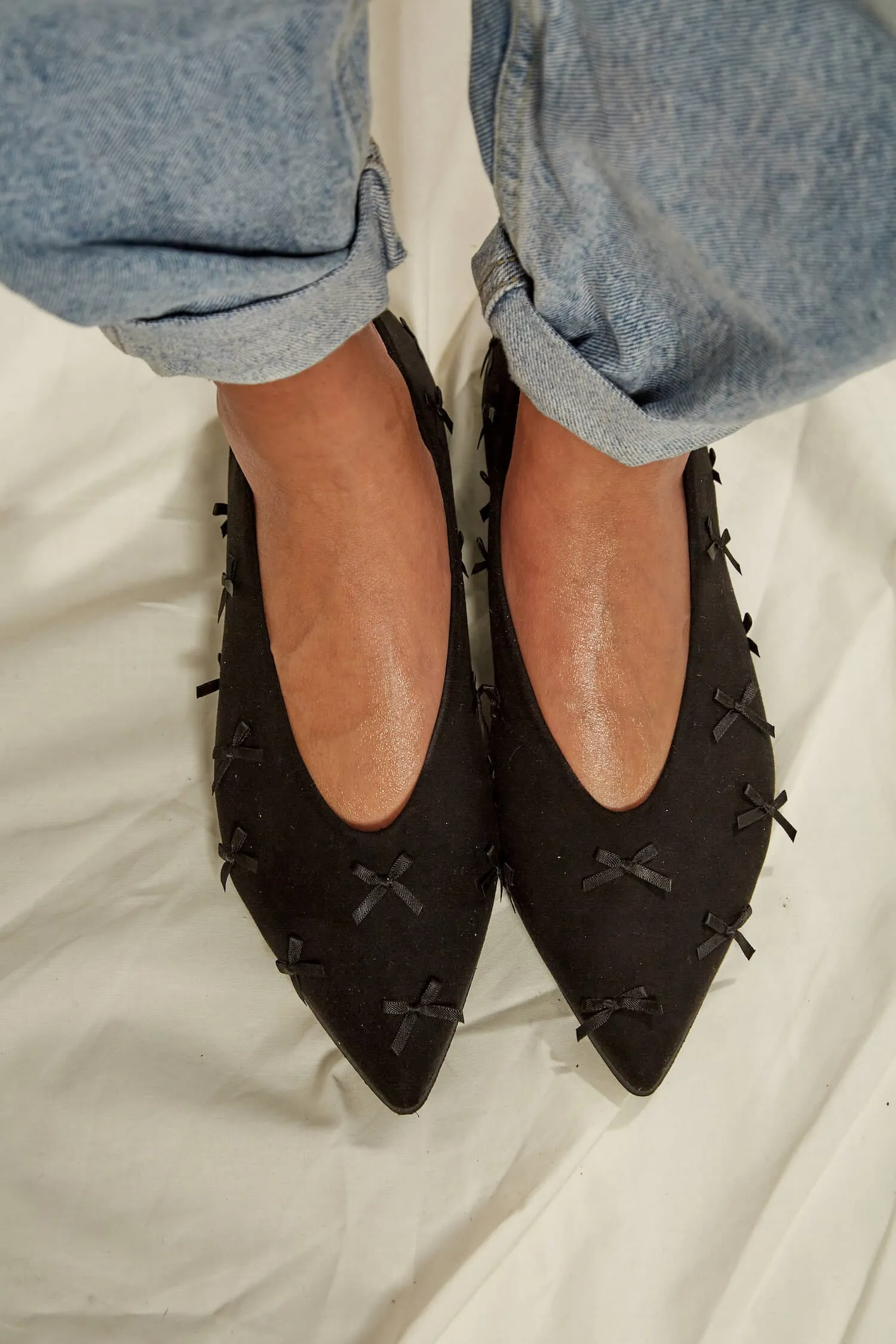 Ballerines véganes en simili daim avec nœud | Noir