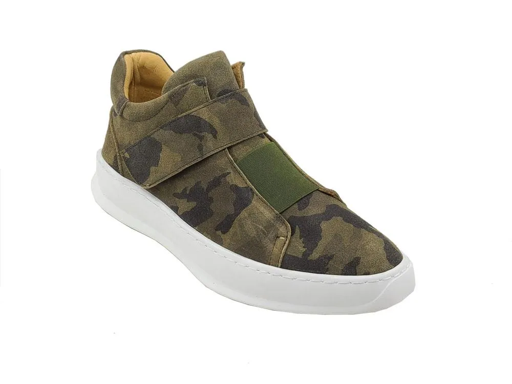 Basket montante en daim à motif camouflage vert