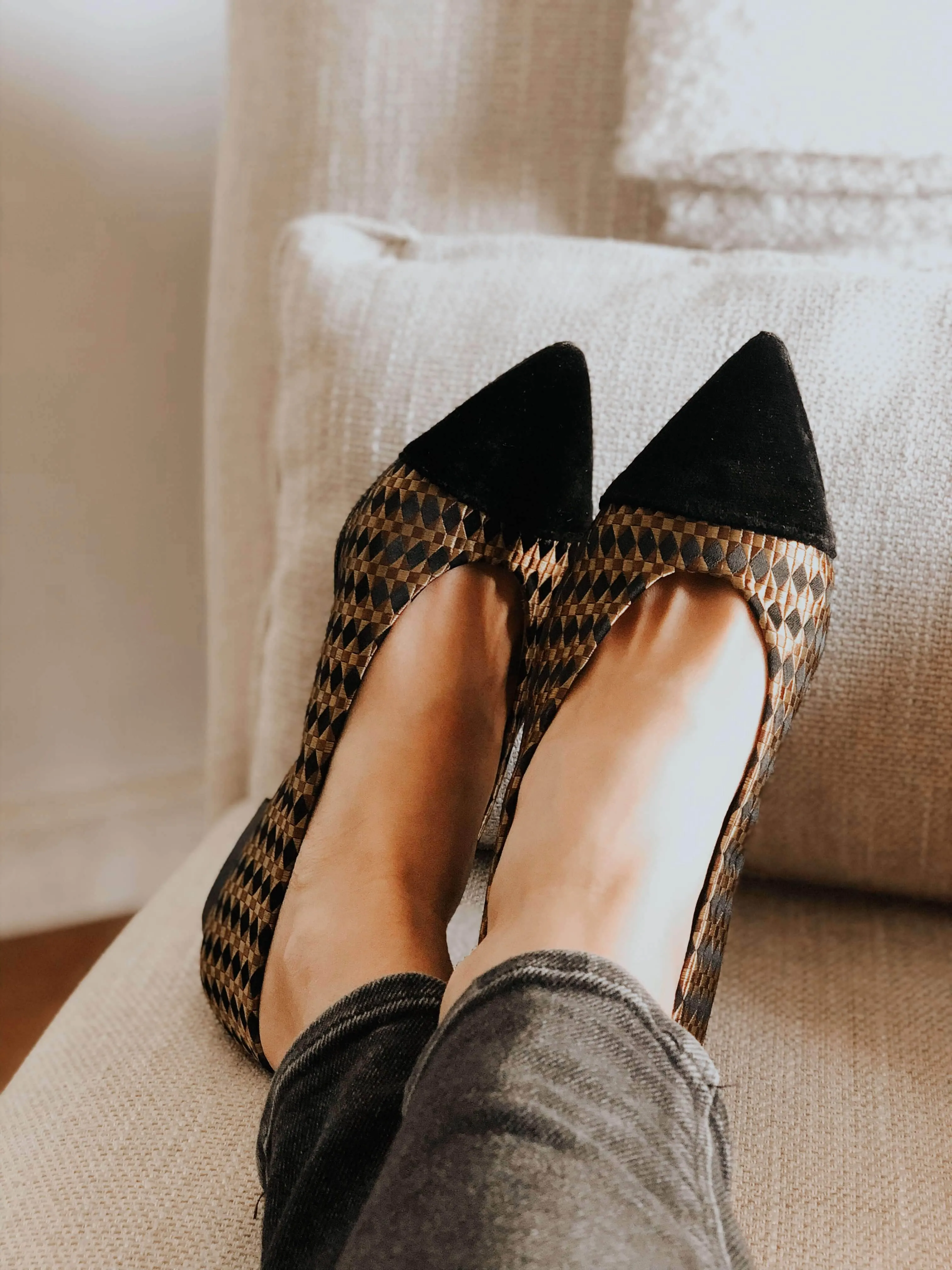 Ballerines Goldy Vegan en Similicuir Écologique | Noir & Or
