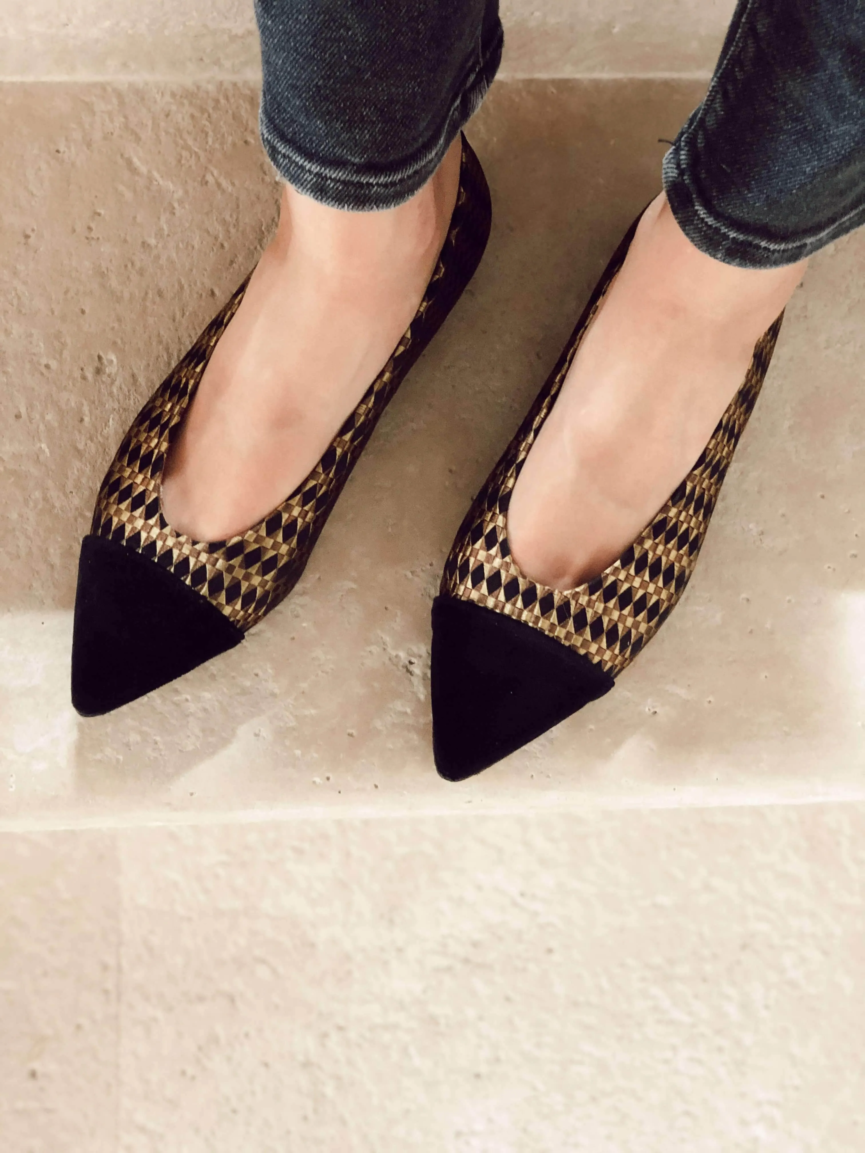 Ballerines Goldy Vegan en Similicuir Écologique | Noir & Or