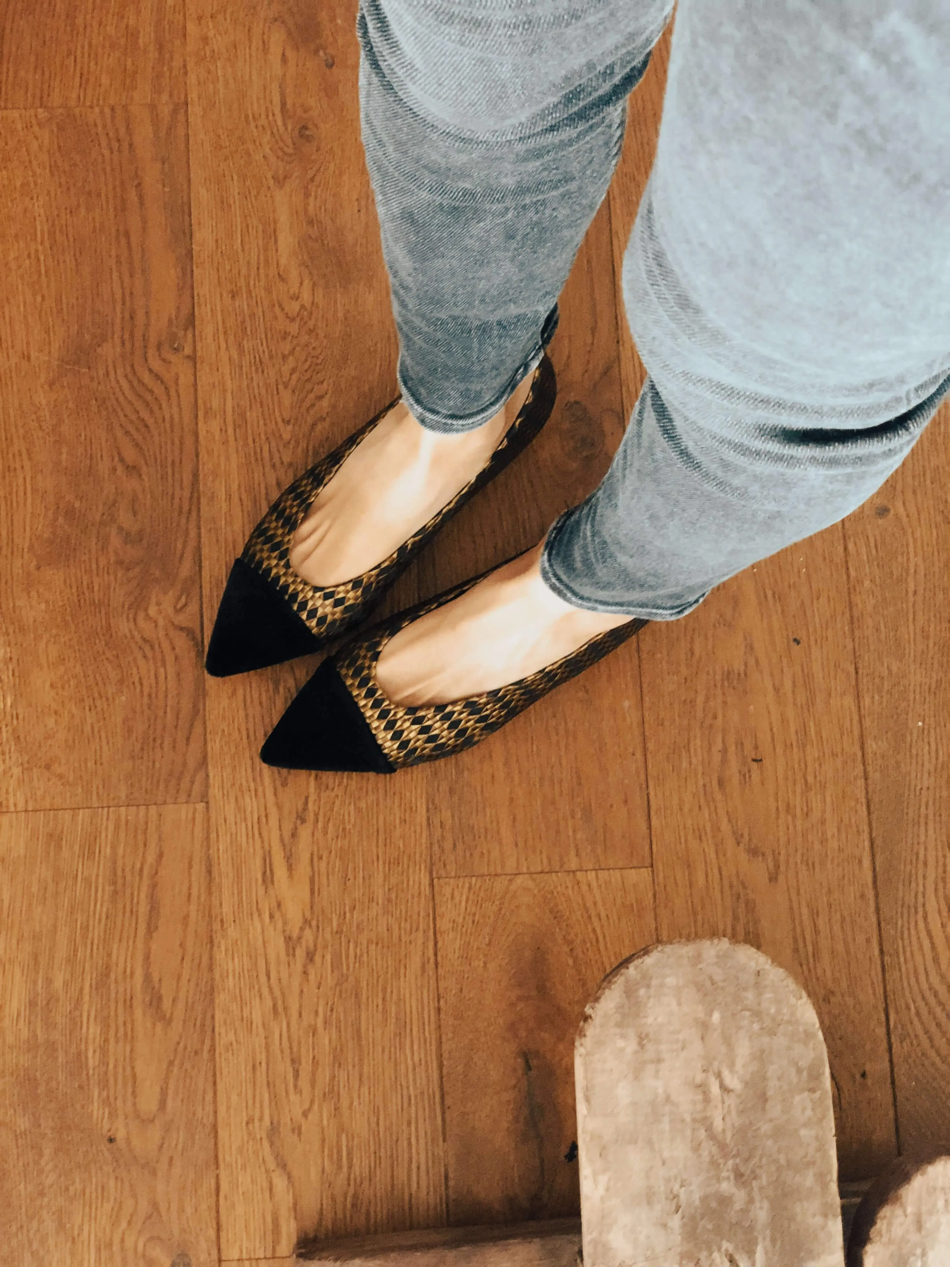 Ballerines Goldy Vegan en Similicuir Écologique | Noir & Or
