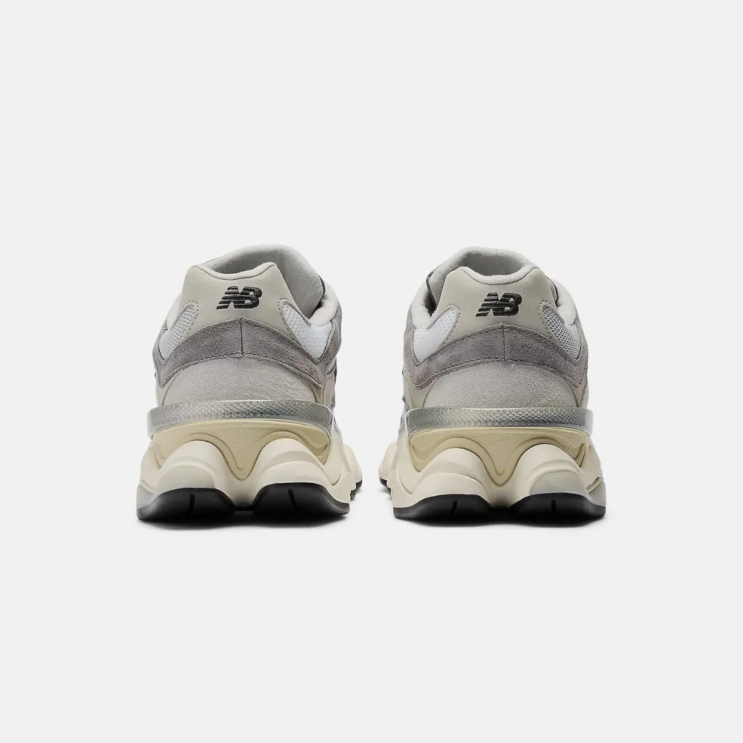 New Balance 9060 Nuage de Pluie et Castlerock Blanc