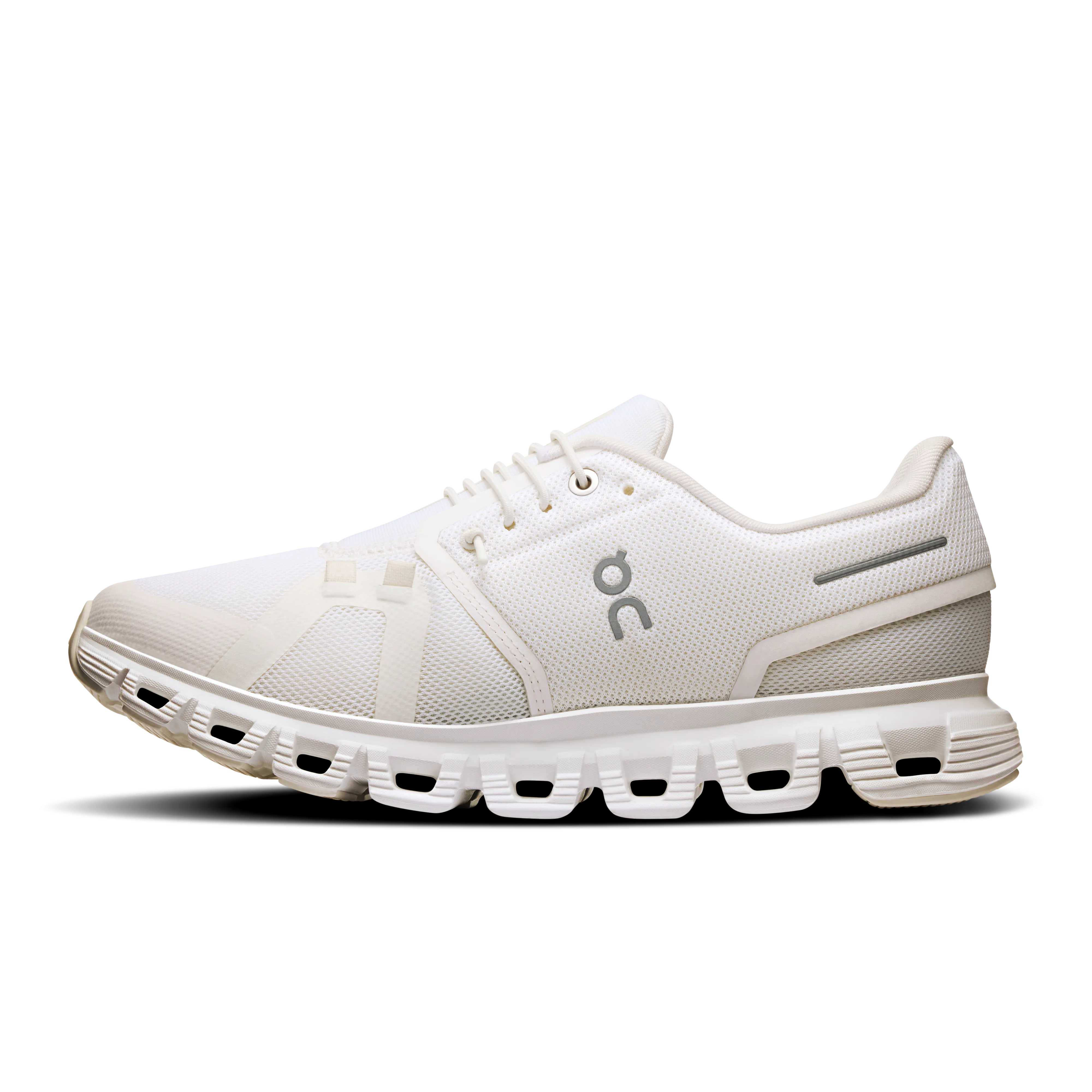 Chaussures On Running Women's Cloud 6 - Blanc / Blanc