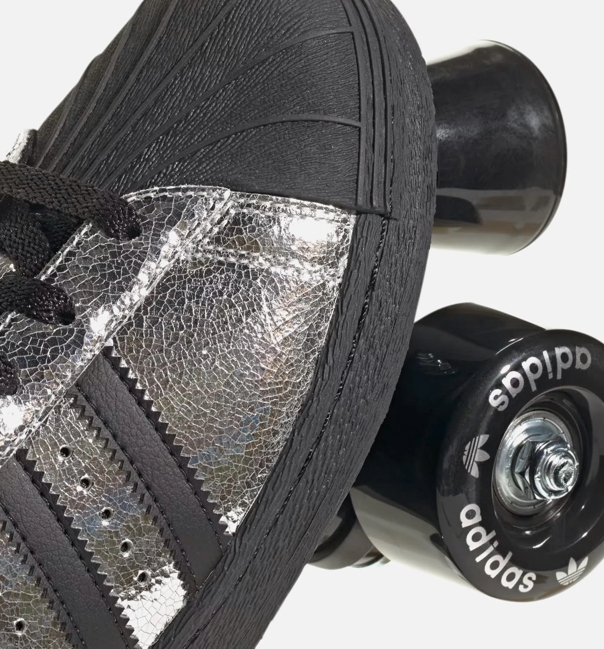 Superstar 82 Roller Skates Chaussure de Style de Vie pour Femmes - Argent Métallique/Noir de Base/Blanc Nuage