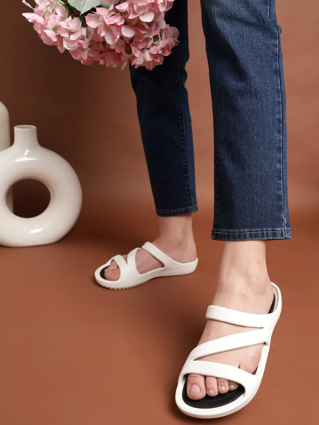Escarpins élégants blancs sans lacets pour femmes (TC-LFLAT1-WHT)