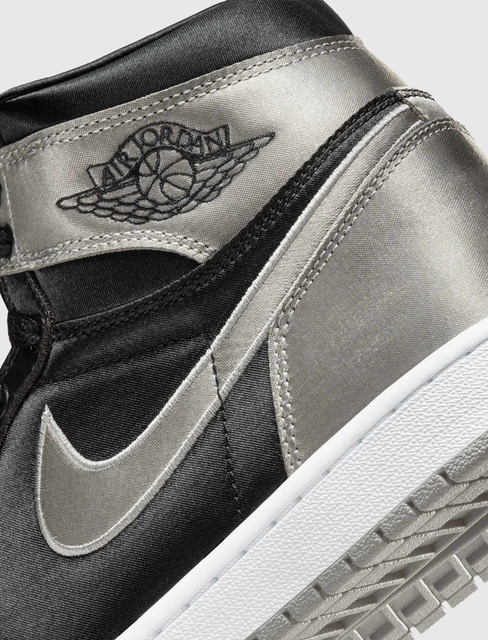 AIR JORDAN 1 RETRO HIGH POUR FEMME 